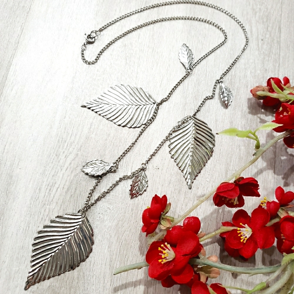 NEW Boho Silver-tone Leaves Statement Necklace